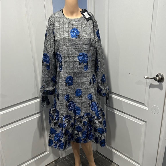 Apparalel Dresses & Skirts - BRAND NEW Elegant Blue Floral Women's Dress XXL
